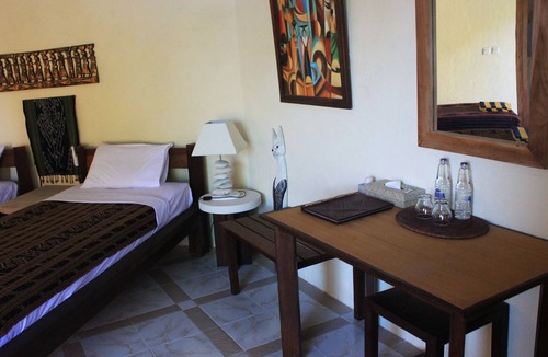 Purwakerti Hotel | TWIN Ocean View Bungalow with AC (2 persons)