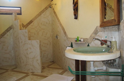 Purwakerti Hotel | TWIN Ocean View Bungalow with AC (2 persons)