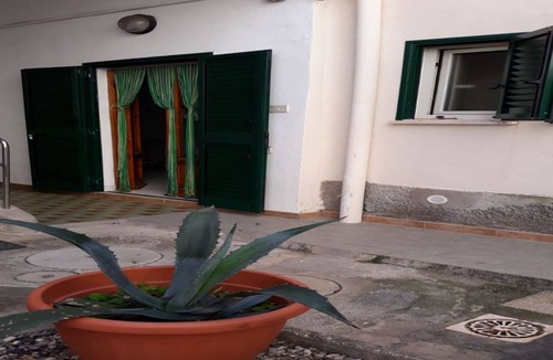 Rosignano Solvay House | Two-room apartment near the sea