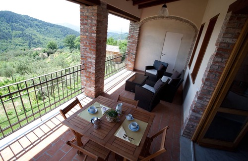 Fosdinovo Apartment | Two-room apartment in farmhouse surrounded by greenery and a few kilometers from the sea