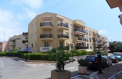 Beaulieu-sur-Mer Apartment | Two-room central apartment, 2 large balconies, 100 m from the beach, private parking