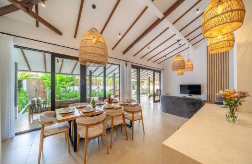 Penestanan Villa | Udara Villa by EVDEkimi - Pool Escape with Spacious Patio & Open-Air Bath