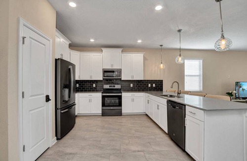 Davenport Villa | Ultimate 8 Bedroom Champions Gate Resort Property with Spa and Pool