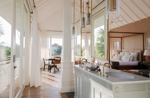 Berawa Villa | Ultra Luxury | 1000m2 | 15 Staff | Best In Villa Dining in Bali | AC throughout