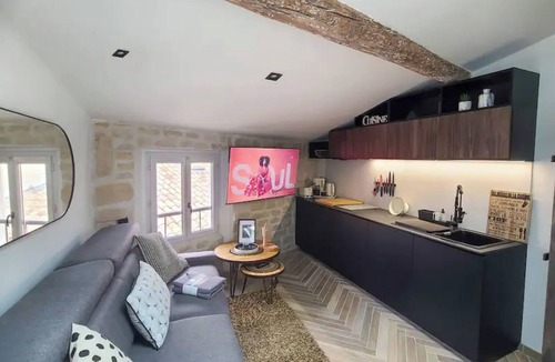 Antibes Old Town Apartment | Under the roofs of old Antibes