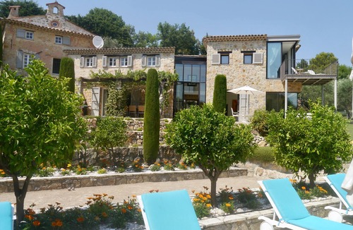 Le Rouret Villa | Unique mix of Provencal charm and cutting edge architecture near Valbonne