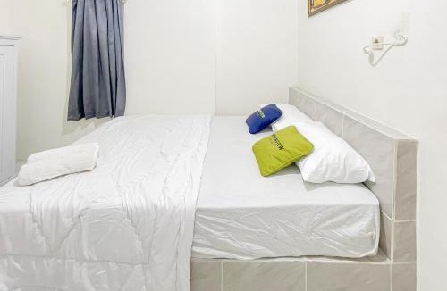 West Cirebon Hotel | Urbanview Grey CSB Mall Cirebon
