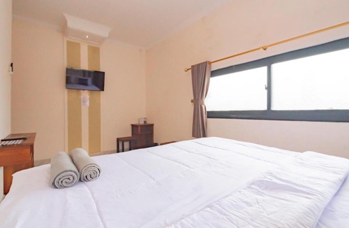 Purwakarta Hotel | Urbanview Hotel Kangen Bungalow Purwakarta by RedDoorz