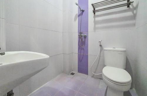 North Cirebon Hotel | Urbanview Hotel Pondok Mas Cirebon By RedDoorz