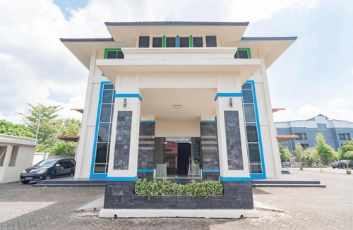 Pontianak Hotel | Urbanview Hotel Syariah Dapen Pontianak by RedDoorz