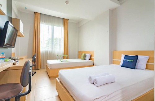 Pontianak Hotel | Urbanview Hotel Syariah Dapen Pontianak by RedDoorz