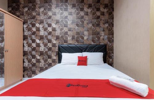 Karawang Hotel | Urbanview Syariah Hotel Tiga ER near Karawang Central Plaza