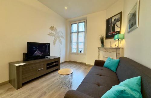 Cannes Old Town Apartment | Vénus By SCLS Locations