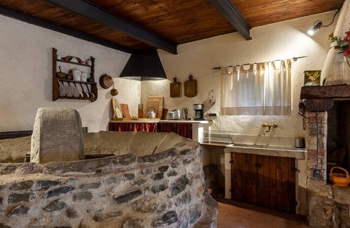 Gassano House | Vacation Home "Ai Torchi Vecchi" with Private Pool, Private Terrace & Wi-Fi