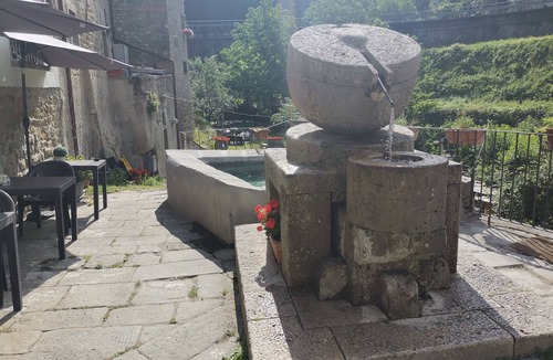 Arlia House | Vacation home Carole at the foot of the castle in the village of Verrucola di Fivizzano