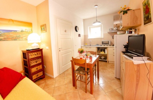 Capannori House | Vacation Home in Capannori with 1 bedrooms sleeps 2