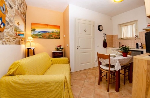Capannori House | Vacation Home in Capannori with 1 bedrooms sleeps 2
