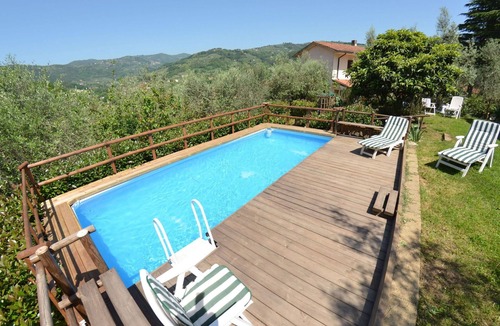 Pieve a Nievole House | Vacation Home in Nievole with 2 bedrooms sleeps 4