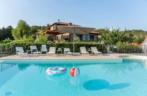Paciano House | Vacation Home in Paciano with 4 bedrooms sleeps 10