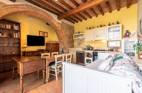 Monte San Savino House | Vacation Home 'Il Granaio' with Pool, Private Terrace & Wi-Fi