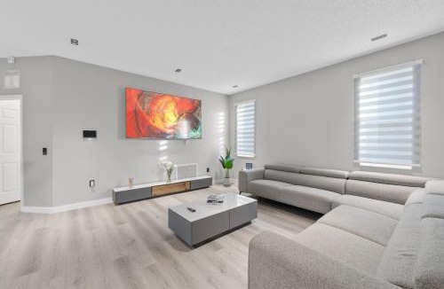Crescent Lakes House | Vacation Sunset Home with Private Pool and Grill 5390