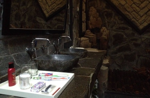 Salatiga Bed & Breakfast | Valhalla Bed & Breakfast