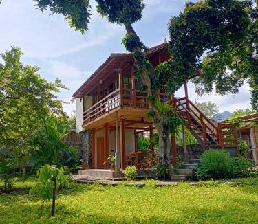 Pemuteran House | VANAYA wooden Lodges in Lush Garden