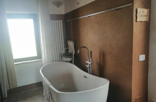 Castel del Piano Apartment | Vecchio Casale Quercetino Luxury Romantic Apartment with Freestanding Tub & Total Privacy