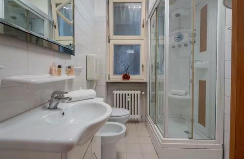 Dorsoduro Apartment | Venice Centre Near P Le Roma and Train Station