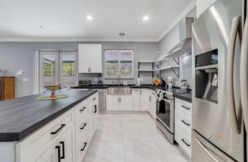 Sunrise Lakes House | Veranda Vibe - Stylish Outdoor Living Near the Parks
