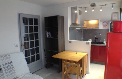 Juan-les-Pins Apartment | Very nice studio 300 meters from the beach