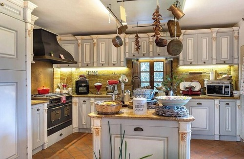 Laterina House | Villa with pool, gym, pond and panoramic views