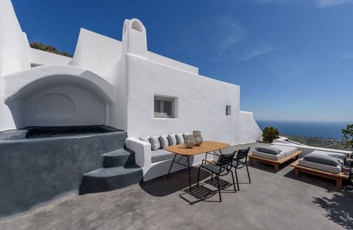 Pyrgos Villa | Villa ∙ 2 bedrooms ∙ 6 guests
