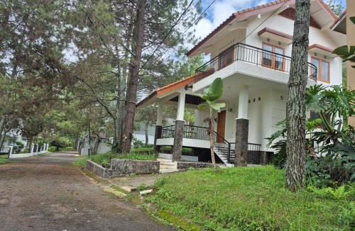 Parongpong Villa | Villa 2Cemara