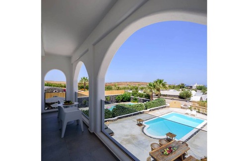 Exo Gialos Villa | Villa ∙ 3 bedrooms ∙ 6 guests