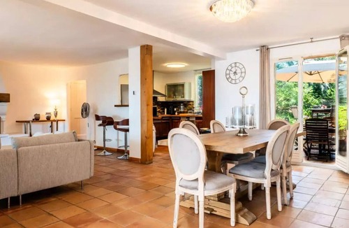 La Roquette-sur-Siagne Villa | VILLA 5 bedrooms, sauna, swimming pool and sea view.