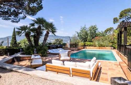 La Roquette-sur-Siagne Villa | VILLA 5 bedrooms, sauna, swimming pool and sea view.