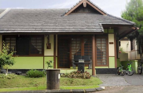 Cipanas Villa | VILLA ADE - 0608 KOTA BUNGA PUNCAK