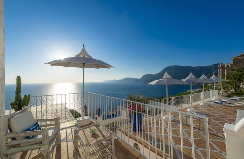 Praiano Villa | Villa Aisha Private jacuzzi pool in Praiano