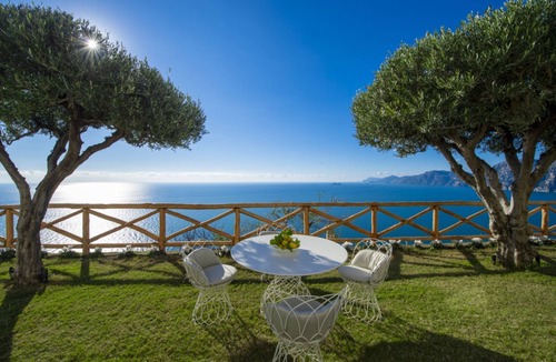 Praiano Villa | Villa Aisha Private jacuzzi pool in Praiano