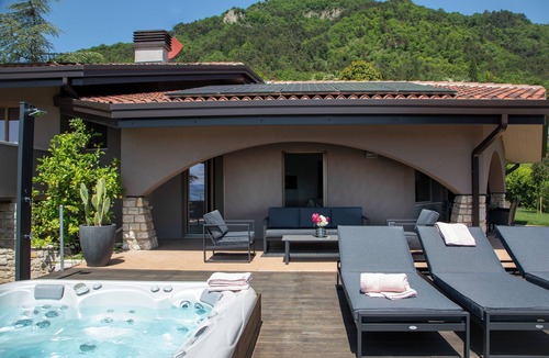Salo Villa | Villa Allegra Luxury Holiday House
