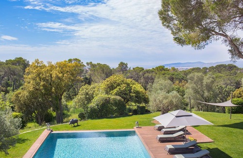 Saint-Raphael Villa | Villa Amalie - Fifteen Bedroom Villa, Sleeps 34