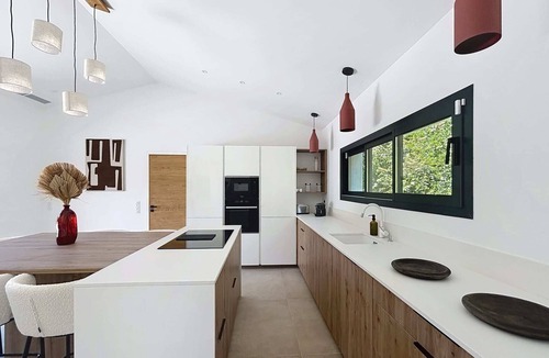 Le Rouret Apartment | Villa Ambre - Three Bedroom Apartment, Sleeps 6