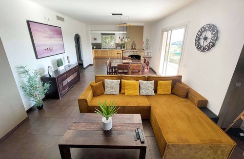 La Gaude House | Villa Angel - Panoramic view with magnificent swimming pool and pool house