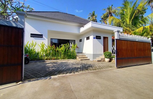 Kayu Putih Villa | Villa Ataya