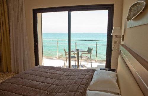 Villeneuve Loubet Beach Hotel | Villa Azur