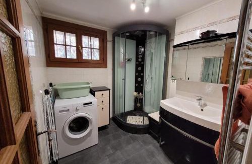 Levens Apartment | Villa Benni - Swimming pool mountain view - Happy Rentals