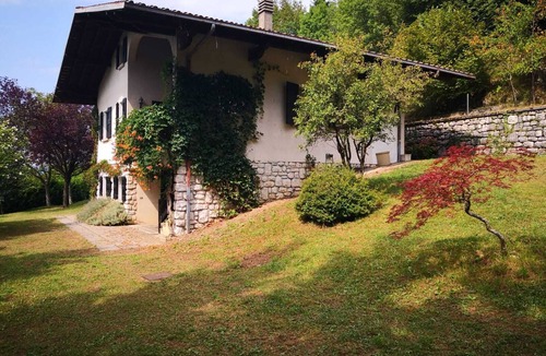 Treviso Bresciano Villa | Villa between mountains and lakes with 14 beds