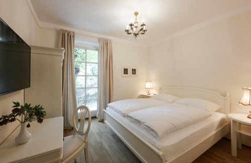Merano House | Villa Bux Guest Rooms