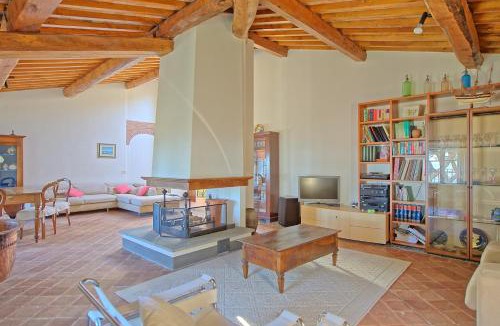 Santa Lucia Villa | Villa Camaiore by PosarelliVillas